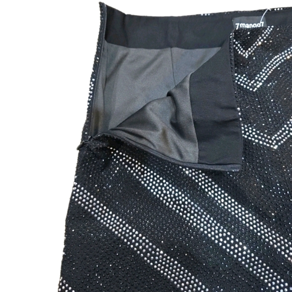 213 Mango Black & White RHINESTONE Women's Shorts SIZE LARGE - Picture 3 of 6